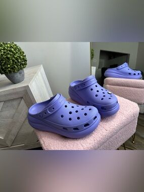 CROCS Classic Clog in Lavender Purple